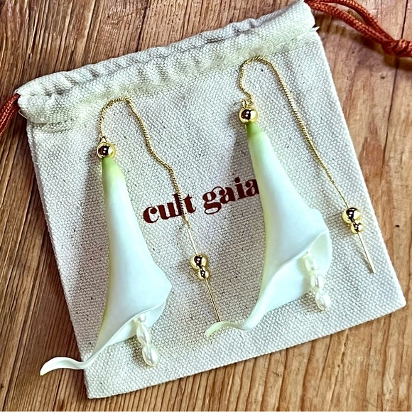 NWT Cult Gaia Calla Cultured Pearl Earrings - Picture 5 of 16